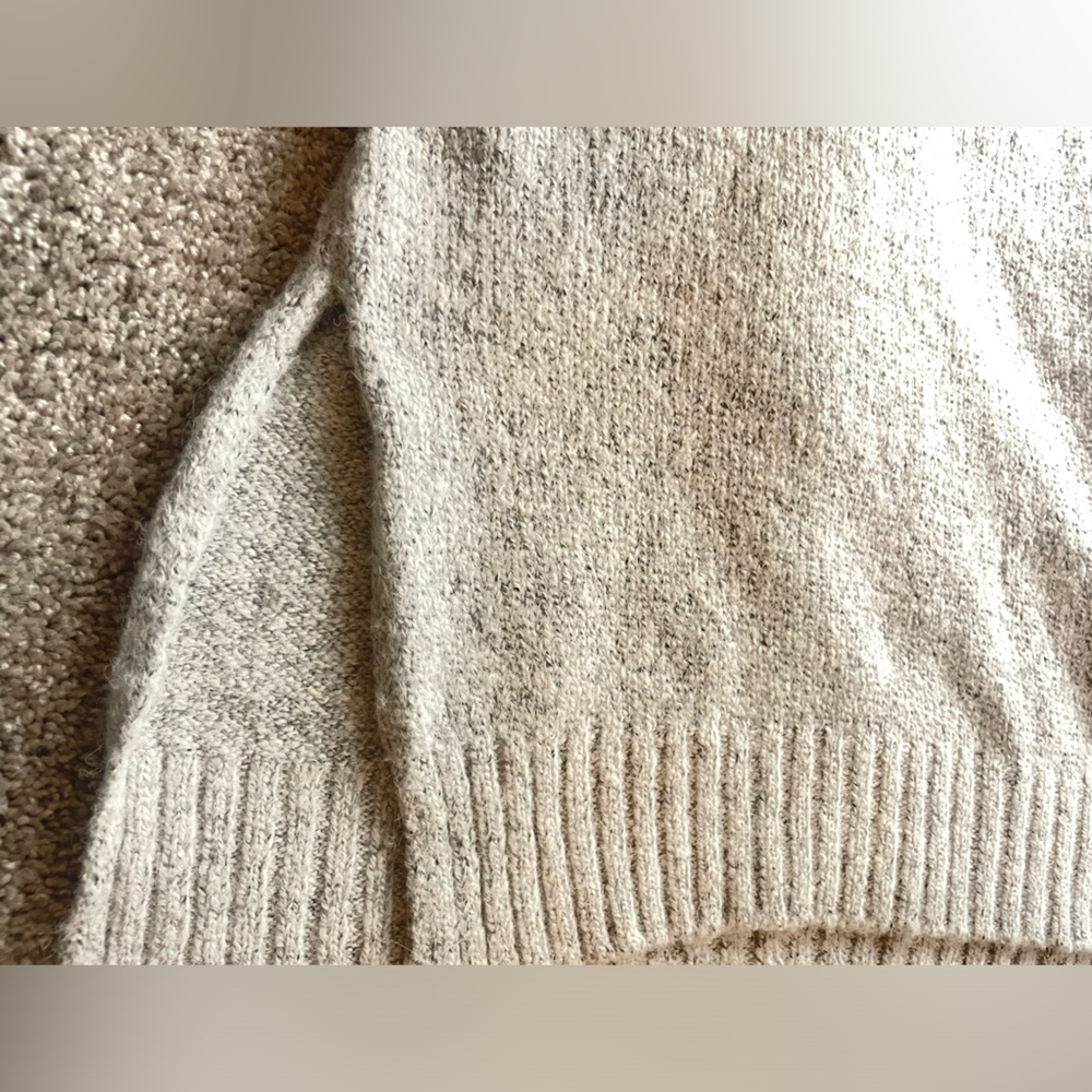 Beautiful bulky sweater with cowl neck - cotton / poly/ wool blend - super soft - Picture 3 of 4